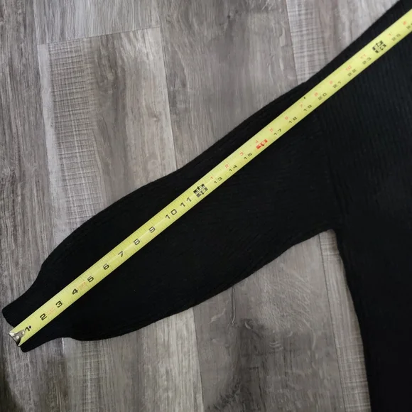 Aritzia Wilfred Free 100% Merino Wool Open Women's Cardigan in Black - Picture 8 of 13